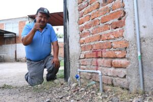 GOBIERNO DE IRAPUATO LLEVA AGUA POTABLE A FAMILIAS EN LA COMUNIDAD LA